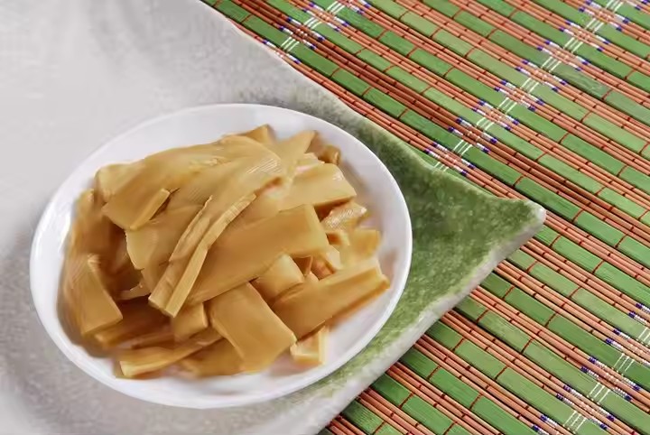 bamboo shoots canned food