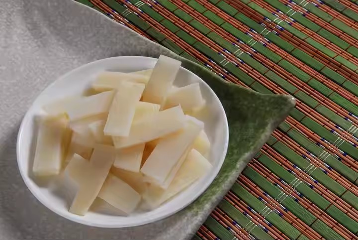 bamboo shoots canned food