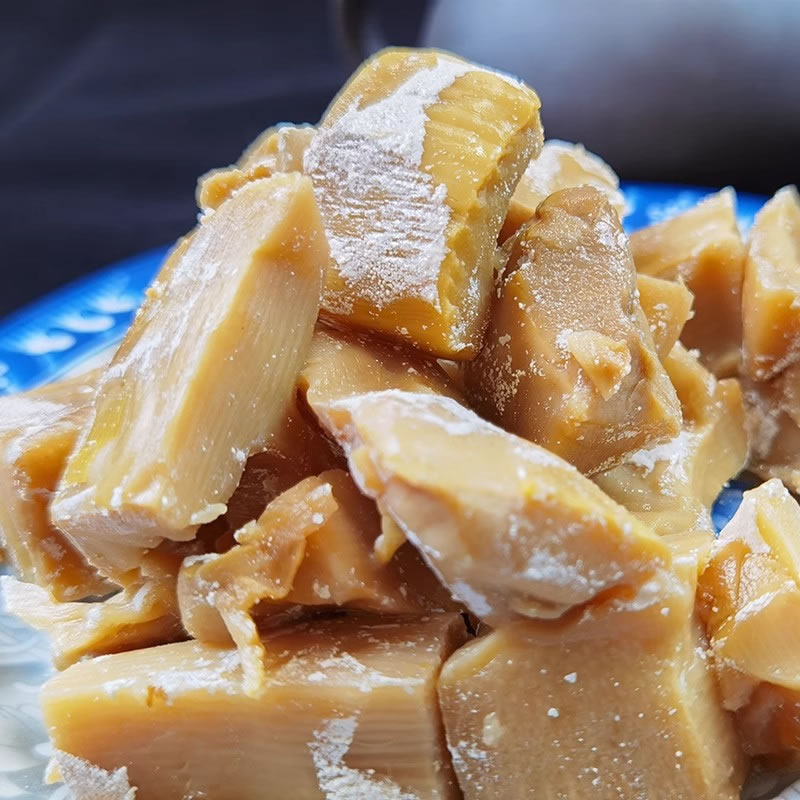 Salted bamboo shoots canned