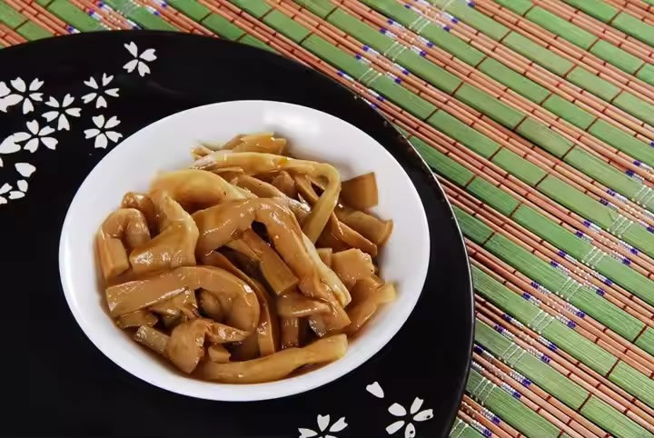 bamboo shoots canned food