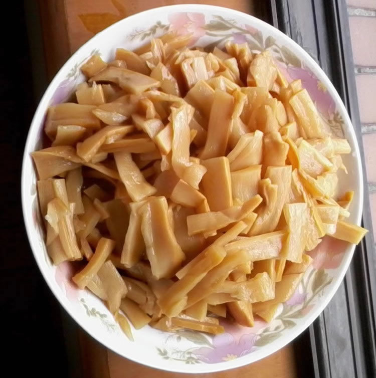 bamboo shoots canned food