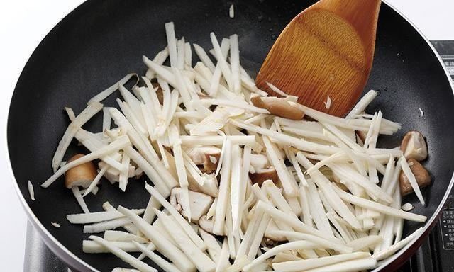 Cooking method of bamboo shoots