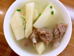 Braised duck meat with bamboo shoots