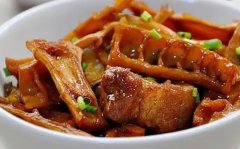 Braised pork belly with Bamboo Shoots